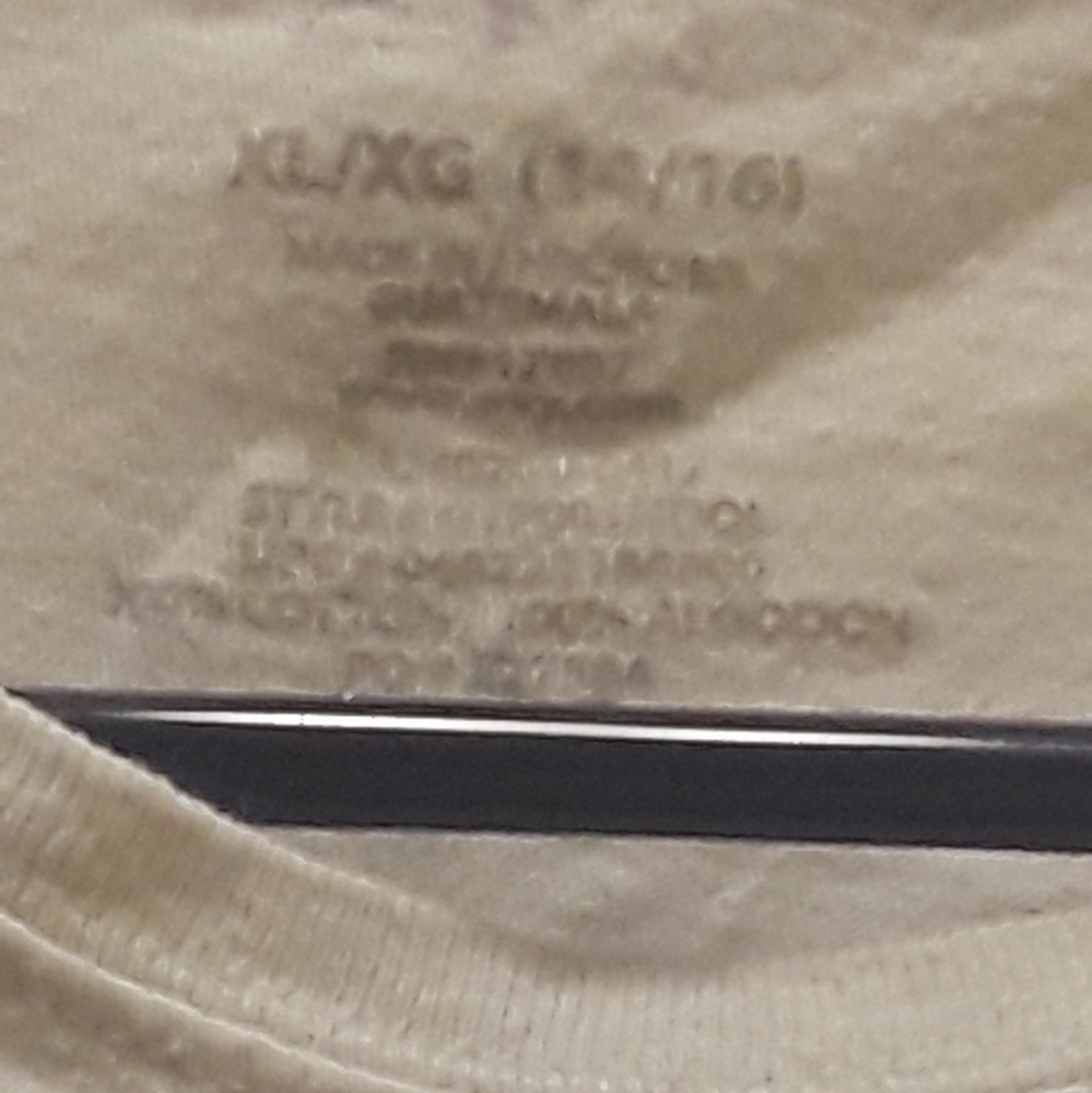 T-Shirt - Picture 3 of 3
